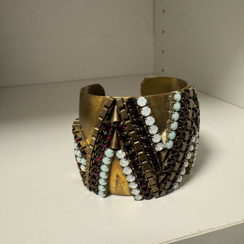 Fallen cuff bracelet